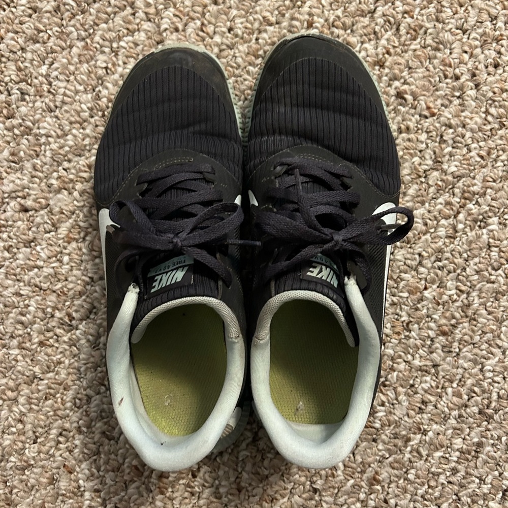 Women’s Nike Tennis Shoes